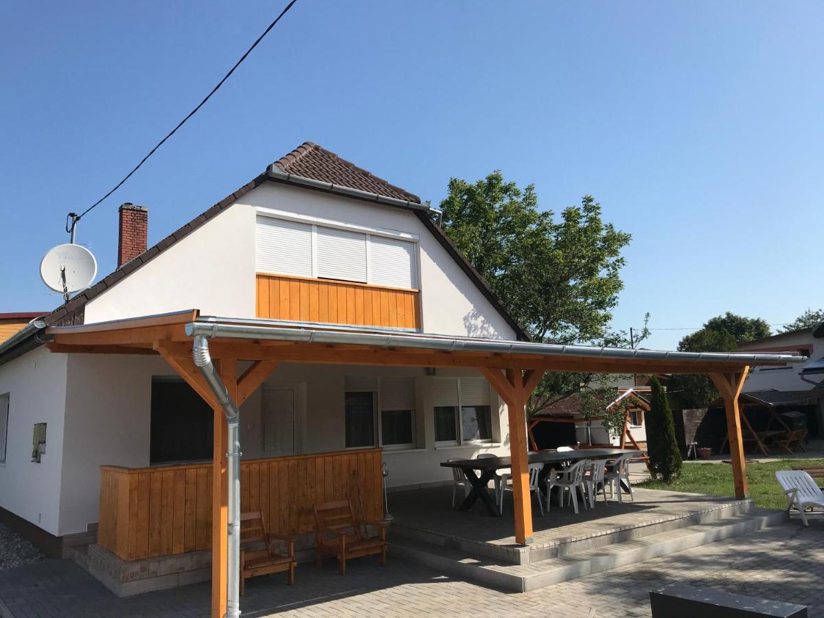 Nice Big House Balatonfenyves Buitenkant foto