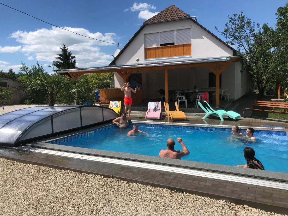 Nice Big House Balatonfenyves Buitenkant foto